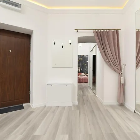 Elegant In The Centre Of By Renters * Lodz