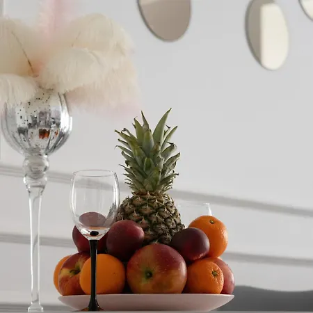 Elegant In The Centre Of By Renters