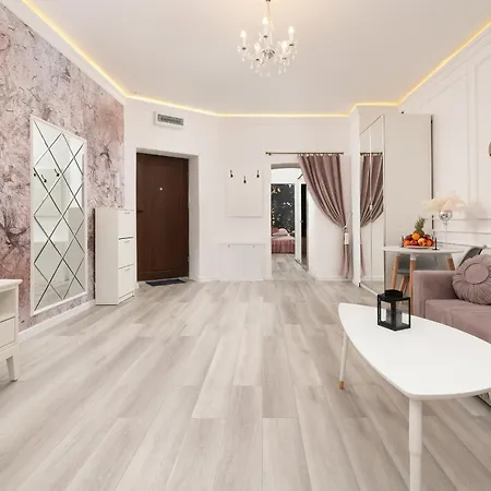 Elegant In The Centre Of By Renters Lodz